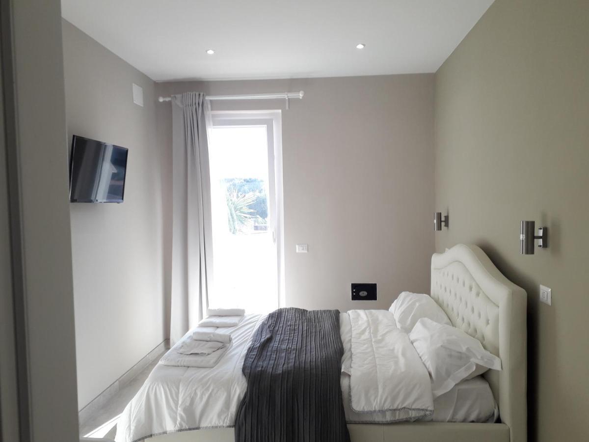 B&B Purple Italy Fiumicino Extérieur photo